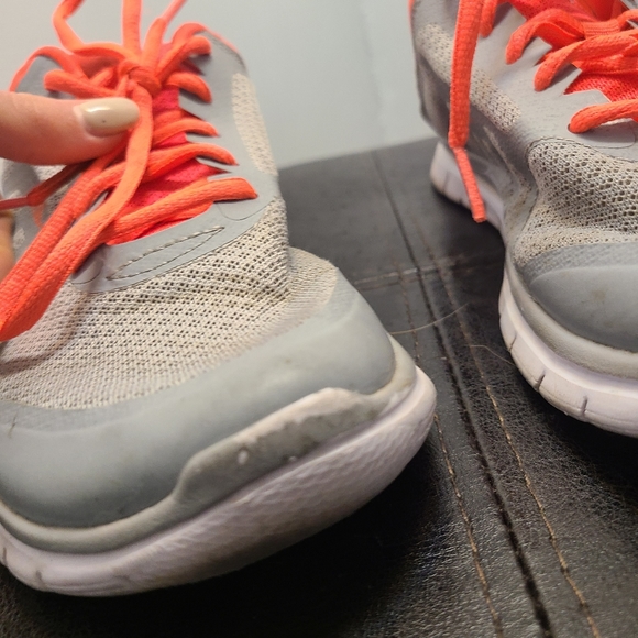 Champion Training Shoes - Picture 3 of 10